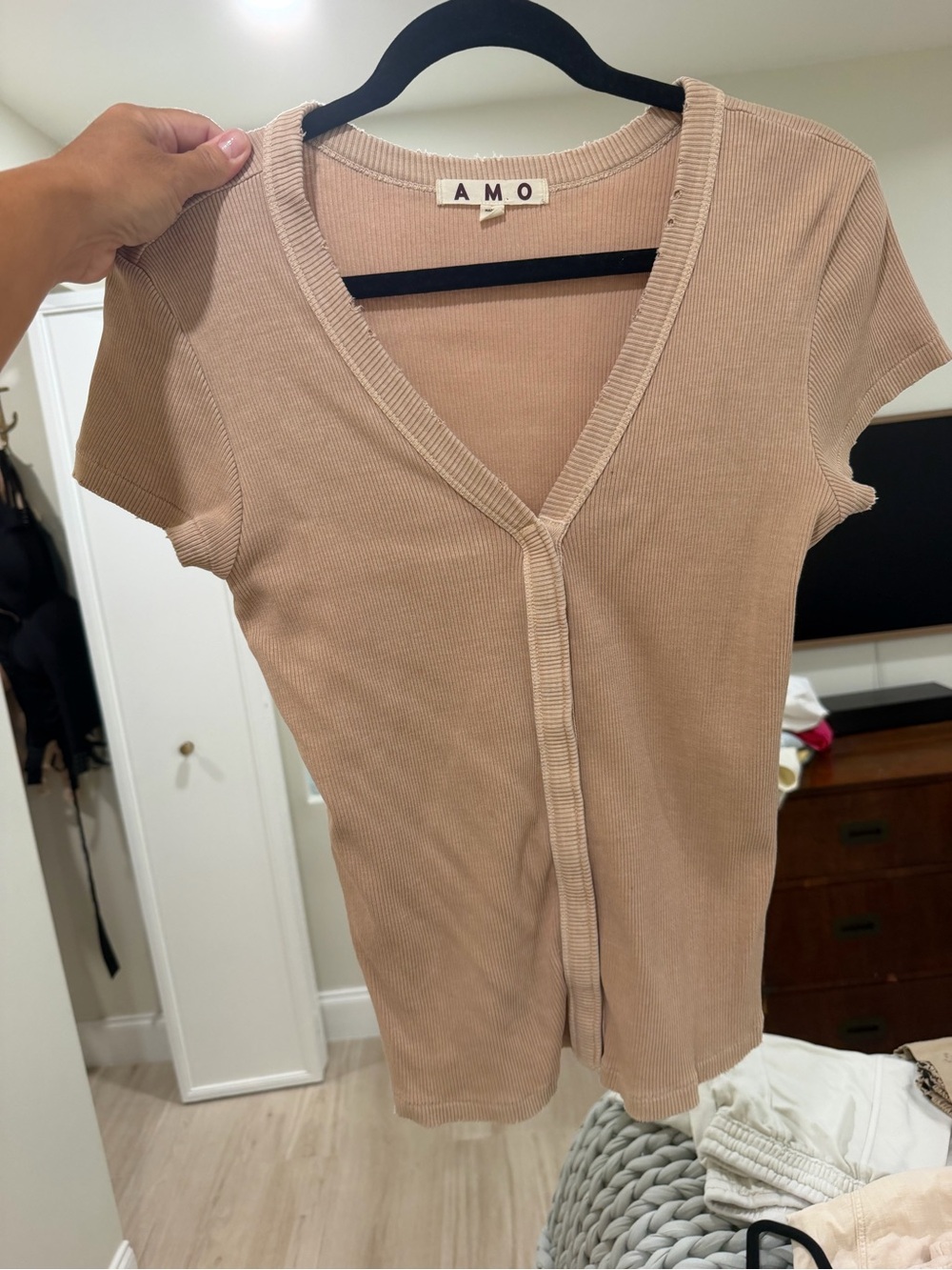 AMO Beige Ribbed V-Neck Short Sleeve Top